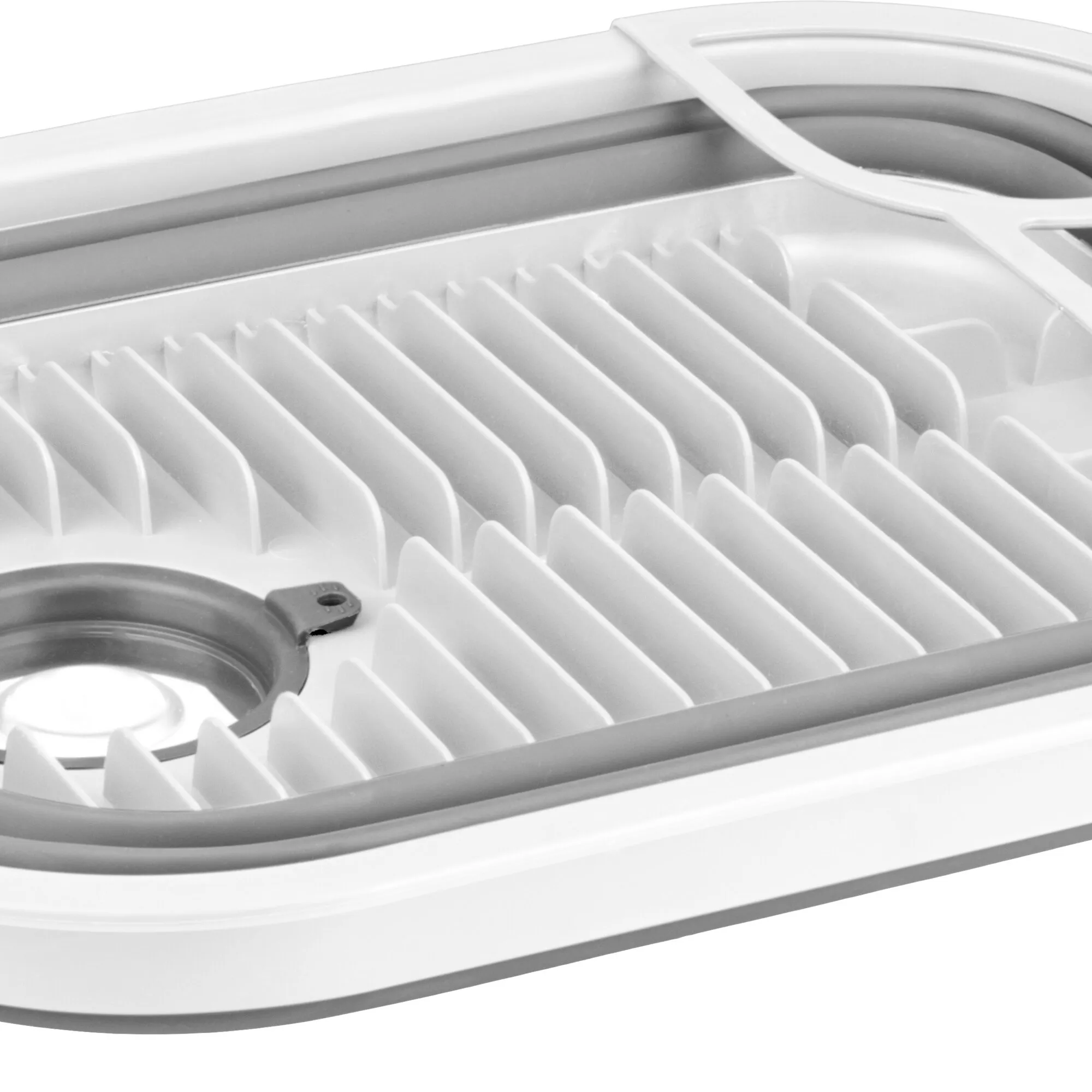 Detailaufnahme des weißen, faltbaren Dishaway-Geschirrabtropfers mit herausnehmbaren Tellerfächern und Besteckablage
