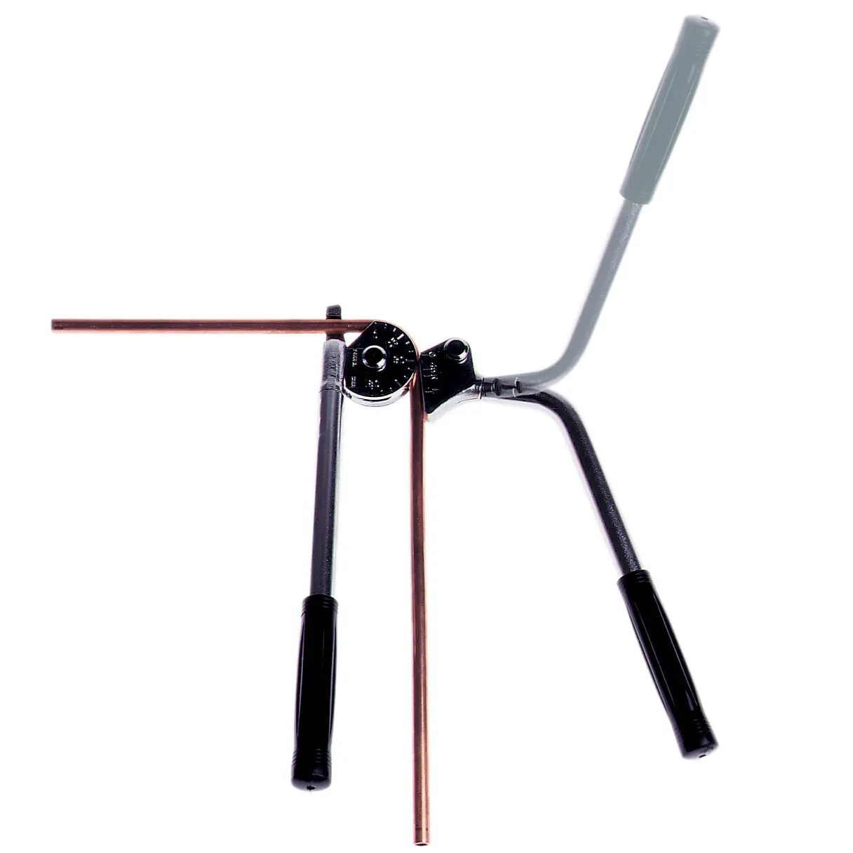 Hebelbiegezange für Gasrohr 10 mm mit zwei Griffen und Einstellrad, ein Kupferrohr liegt horizontal durch das Werkzeug