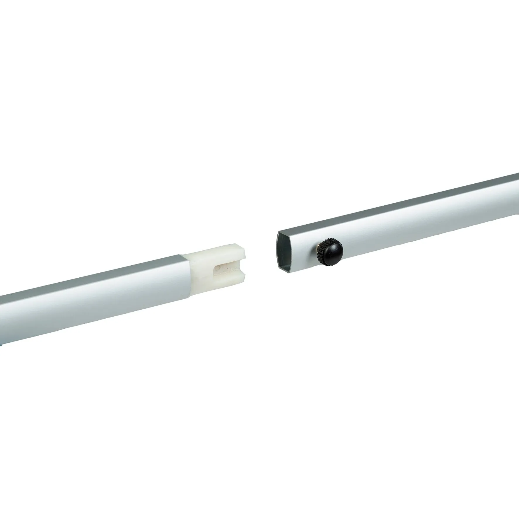 Detailaufnahme des silbernen Aluminiumprofils vom Rolltisch Accelerate Compack 4 mit Kunststoffverbindung und schwarzem Drehknopf
