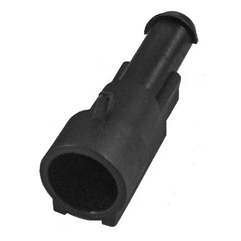 Schwarzes Superseal-Stiftgehäuse mit zylindrischer Form und runder Öffnung in schräger Seitenansicht