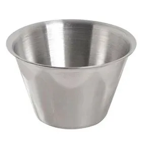 Edelstahlbecher im schlichten, konisch zulaufenden Design mit breitem Rand und sichtbarer Innenansicht