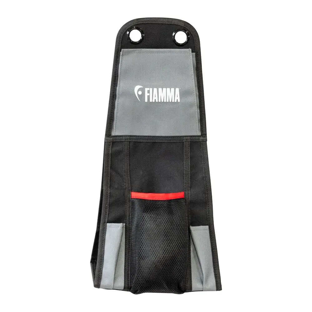 Langformatiger schwarzer Organizer mit grauer Fronttasche und FIAMMA-Logo, mittlere Mesh-Tasche, roter Akzent und zwei Metallringe oben