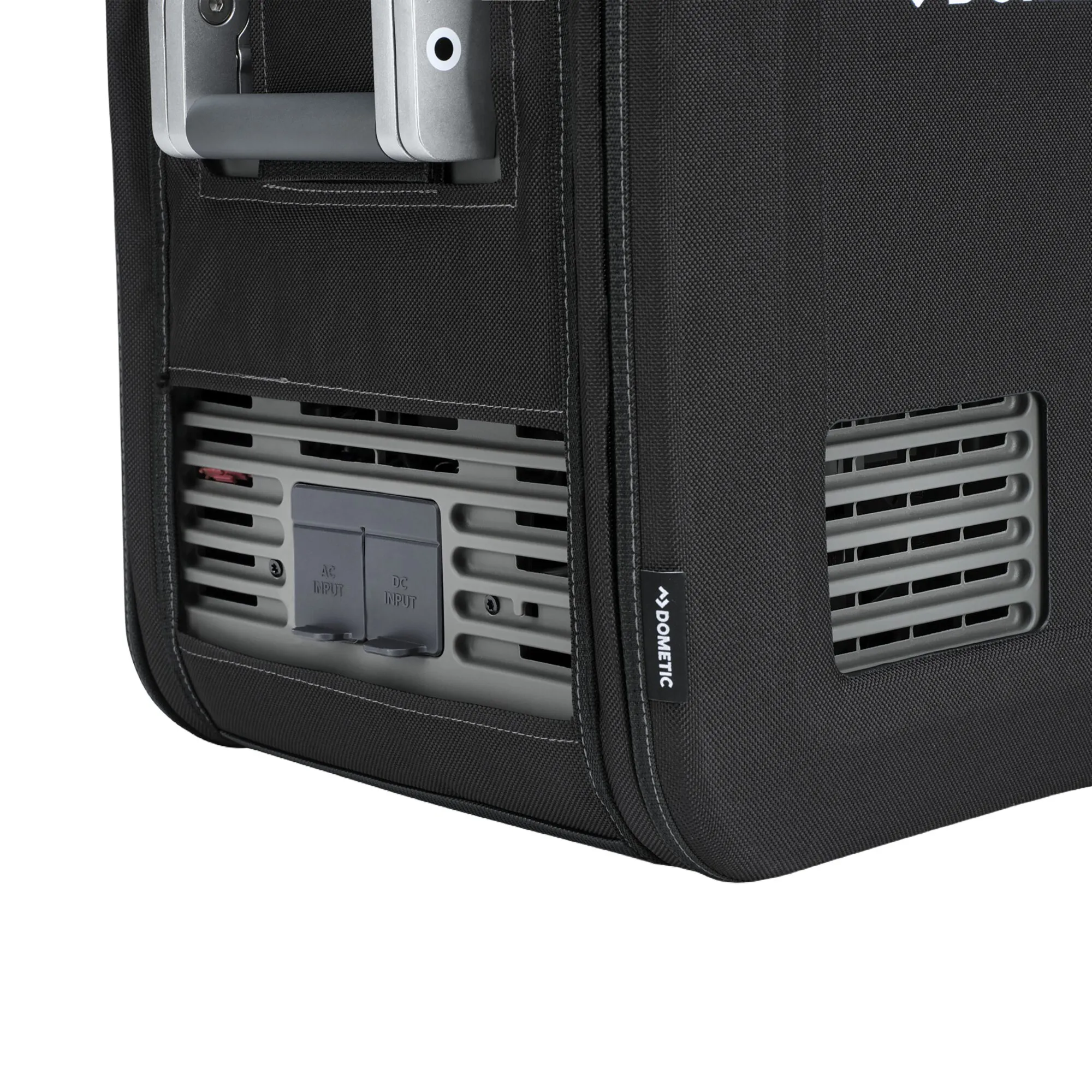Schwarze Dometic-Schutzhülle für die CFX5 25 mit freiliegenden Lüftungsgittern, Anschlüssen und Tragegriff