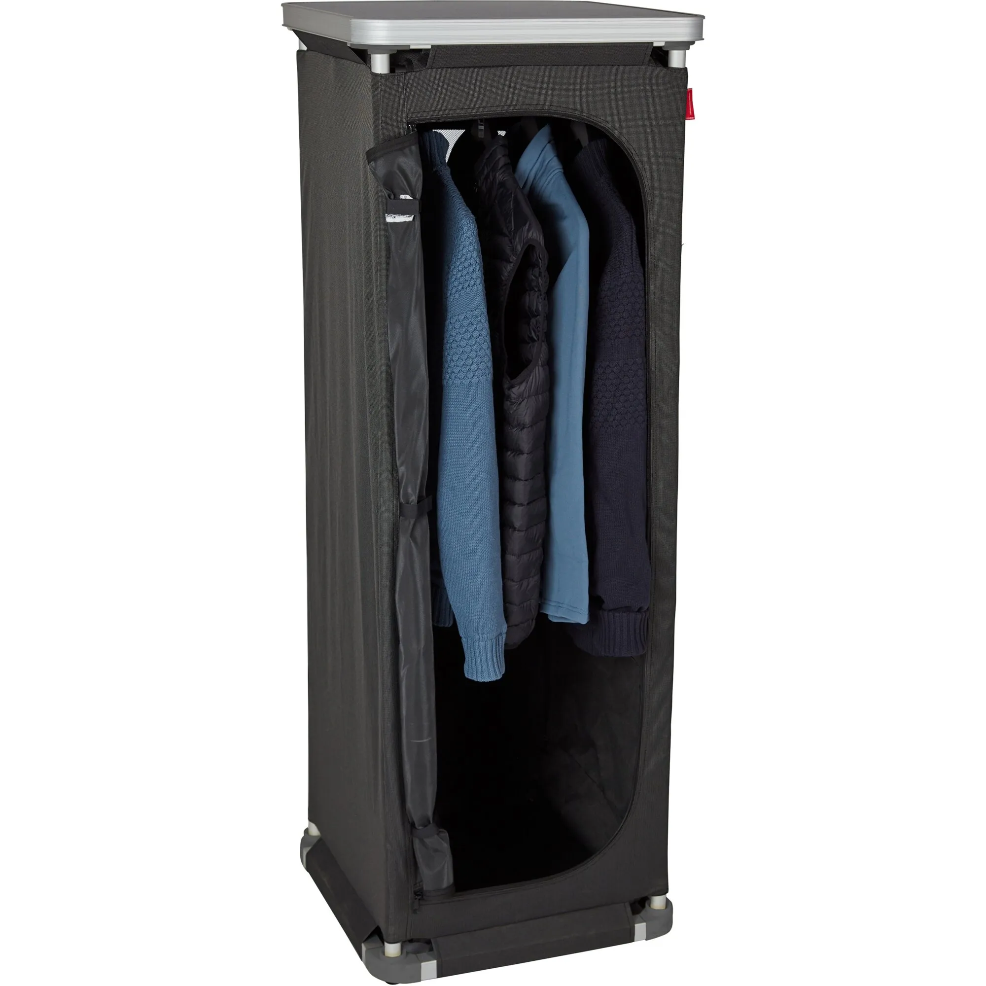 Schwarzer Campingschrank Isabella High mit geöffneter Front, Kleiderstange und mehreren hängenden Jacken und Pullovern