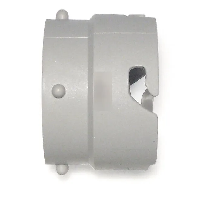 Weißer Europa-Adapter in kompakter rechteckiger Form mit seitlicher Öffnung und zwei sichtbaren Steckerkontakten