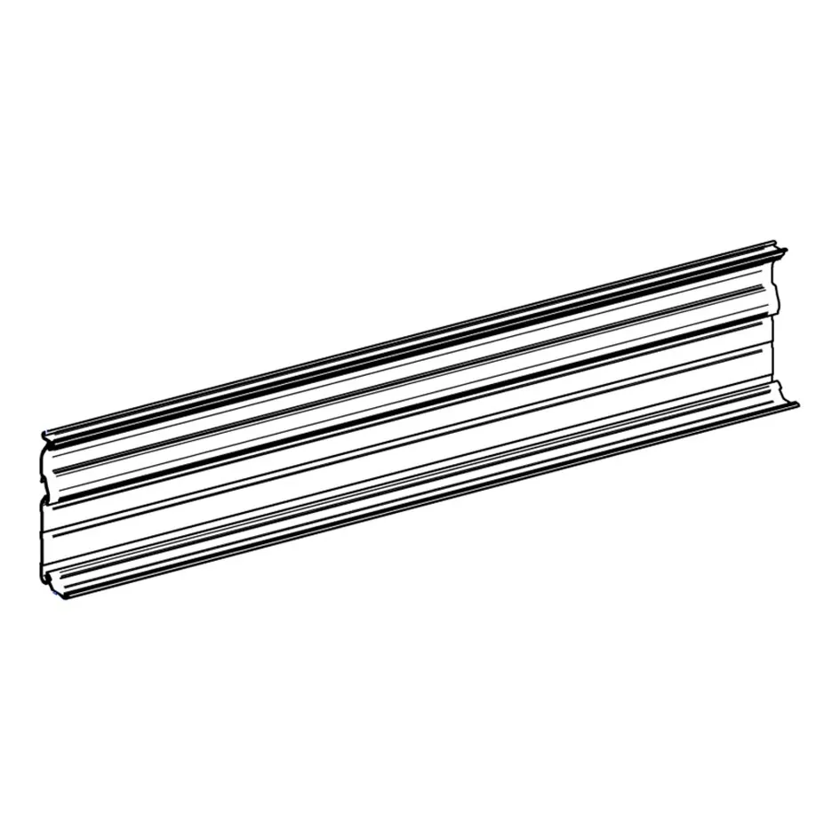 Eloxierte Gehäuse-Rückwand für TO 8000 als langes, geripptes Aluminiumprofil in schräger Seitenansicht, 4 m lang