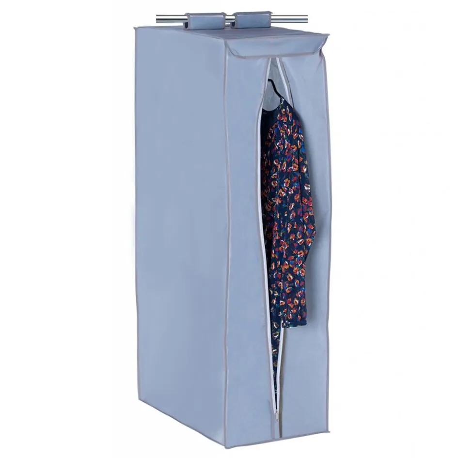 Hellblauer Kleiderhängeschrank aus Stoff mit Reißverschluss, Kleiderstange und floral gemustertem Kleid im Inneren