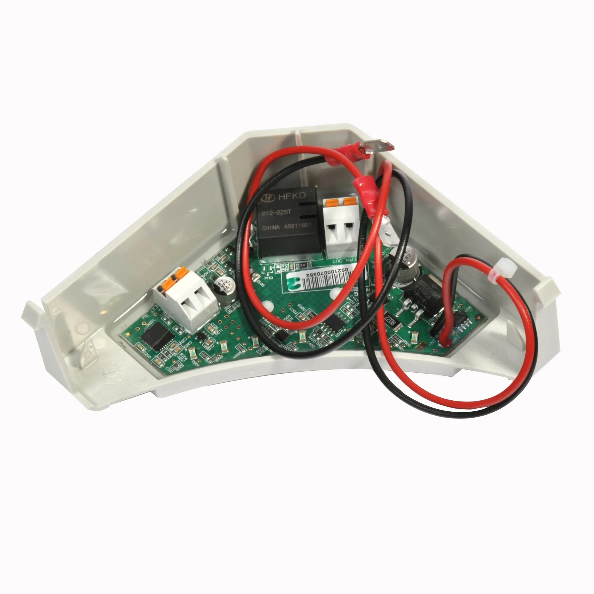 Geöffnete Elektronik für Thule Vent 12 V ab Baujahr 2008 mit grüner Platine, Relais, Steckverbindungen und roten sowie schwarzen Kabeln