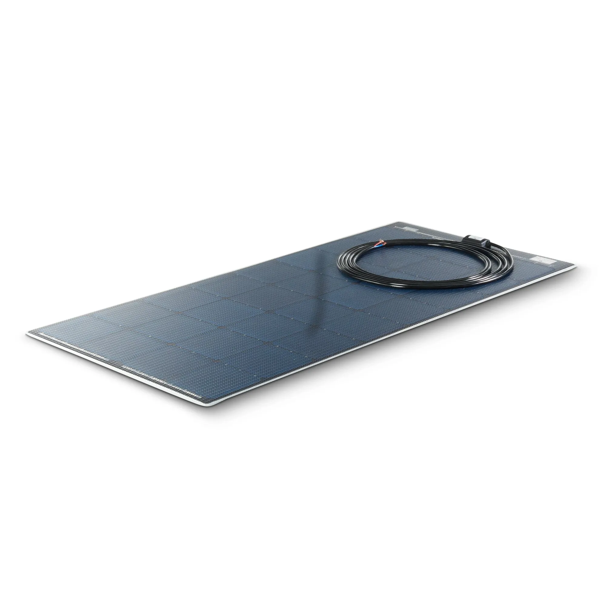 Solar-Komplettanlage Flat Light mit flachem dunkelblauem 120-Watt-Solarmodul und aufgewickeltem Anschlusskabel