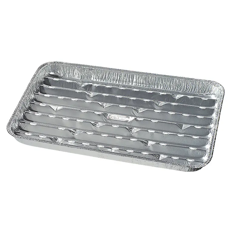 Rechteckige Aluminium-Grillpfanne mit Rand und parallel verlaufenden Grillrippen auf dem Pfannenboden