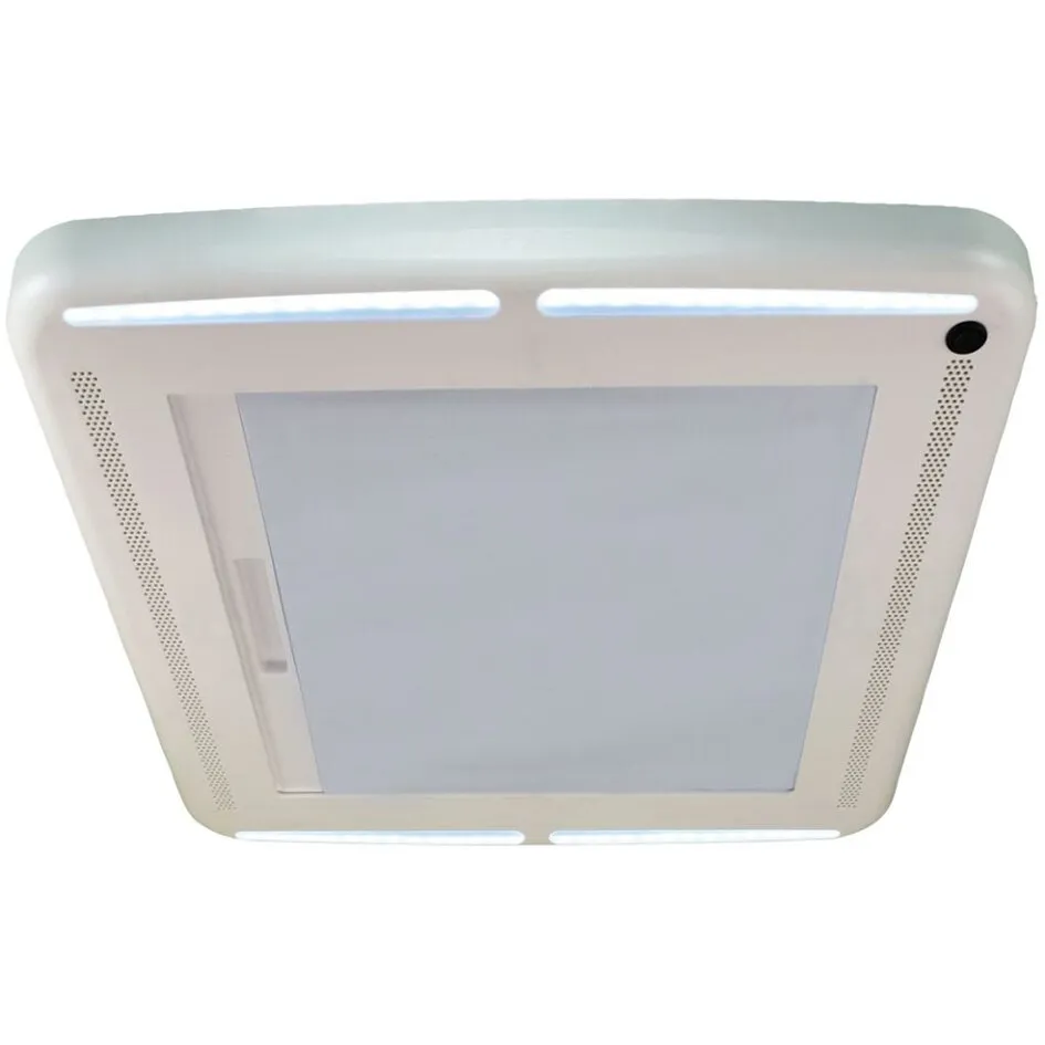Weißes Verdunkelungsrollo für MaxxFan Deluxe Dachventilatoren mit LED-Leuchtleisten, Lautsprechergittern und zentraler lichtdurchlässiger Abdeckung