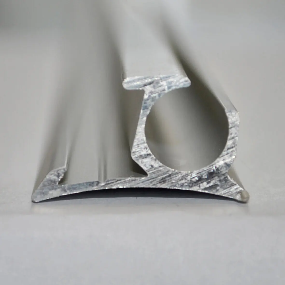 Keder-Profilschiene gebogen 5 m, silber