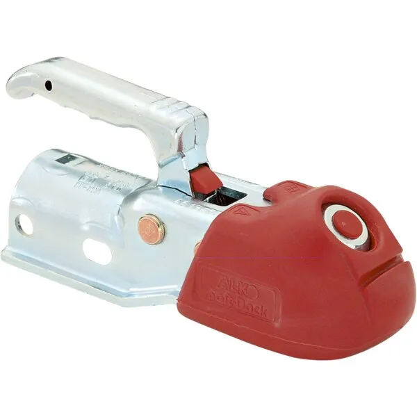 Roter Ankuppelschutz Soft-Dock mit verzinkter Metallkupplung, Verriegelungshebel und sichtbarer AL-KO Soft-Dock-Prägung