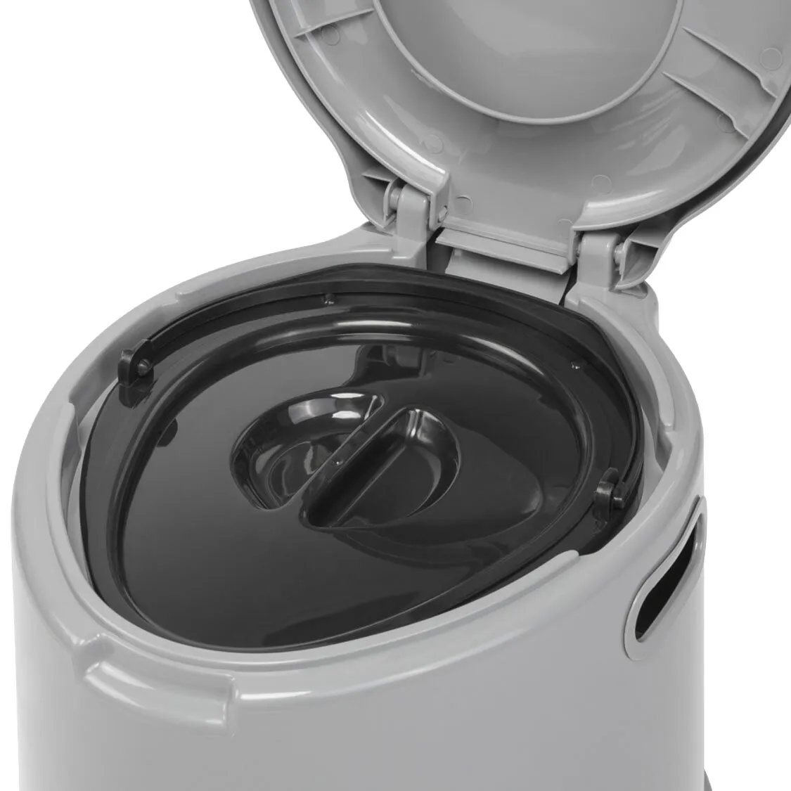 Geöffnete graue Eimertoilette Optitoil mit schwarzem Inneneinsatz und herausnehmbarem Deckel, Detailansicht der 30-cm-Toilette