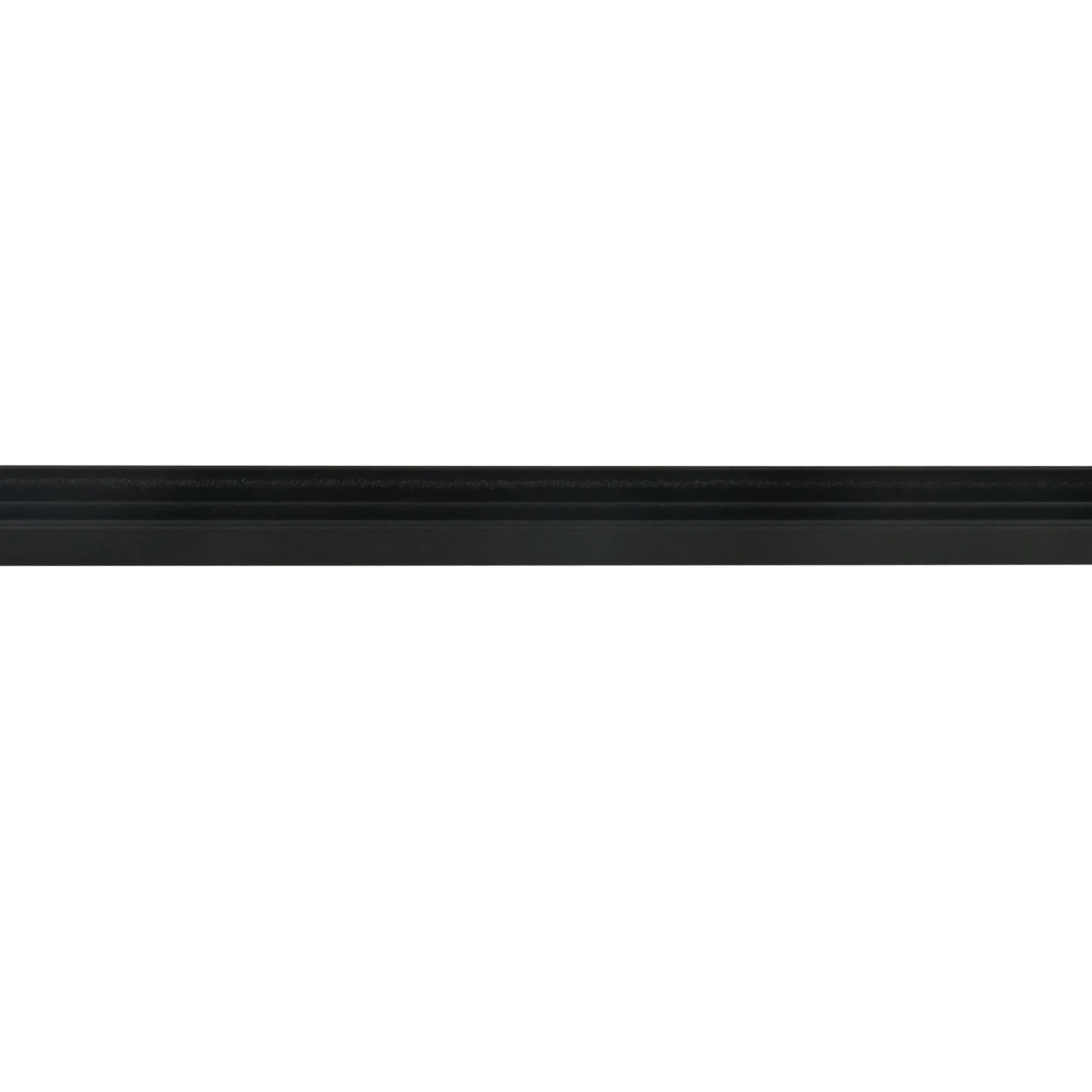Schwarzer, länglicher Schmutzschutz Thule Slide-Out G2 460 als Detailaufnahme mit mehrschichtigem Profil