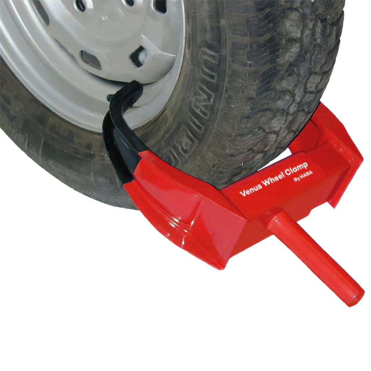 Rote Radkralle Venus Wheel Clamp von HABA an einem Fahrzeugreifen befestigt, mit schwarzem Bügel und rotem Sicherungsgriff