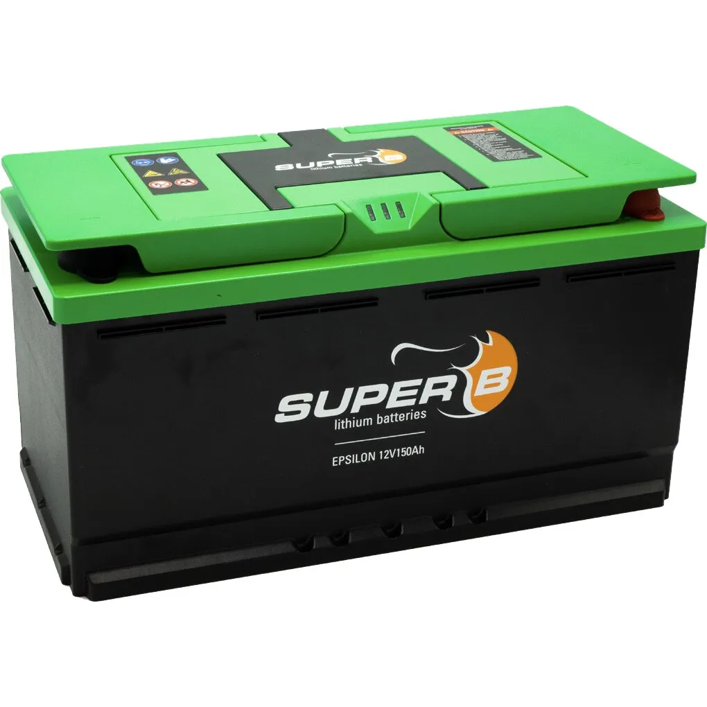 Grüne Lithium-Batterie Super B Epsilon LiFePO4 12 V 150 Ah mit schwarzem Gehäuse und Anschlüssen an der Oberseite