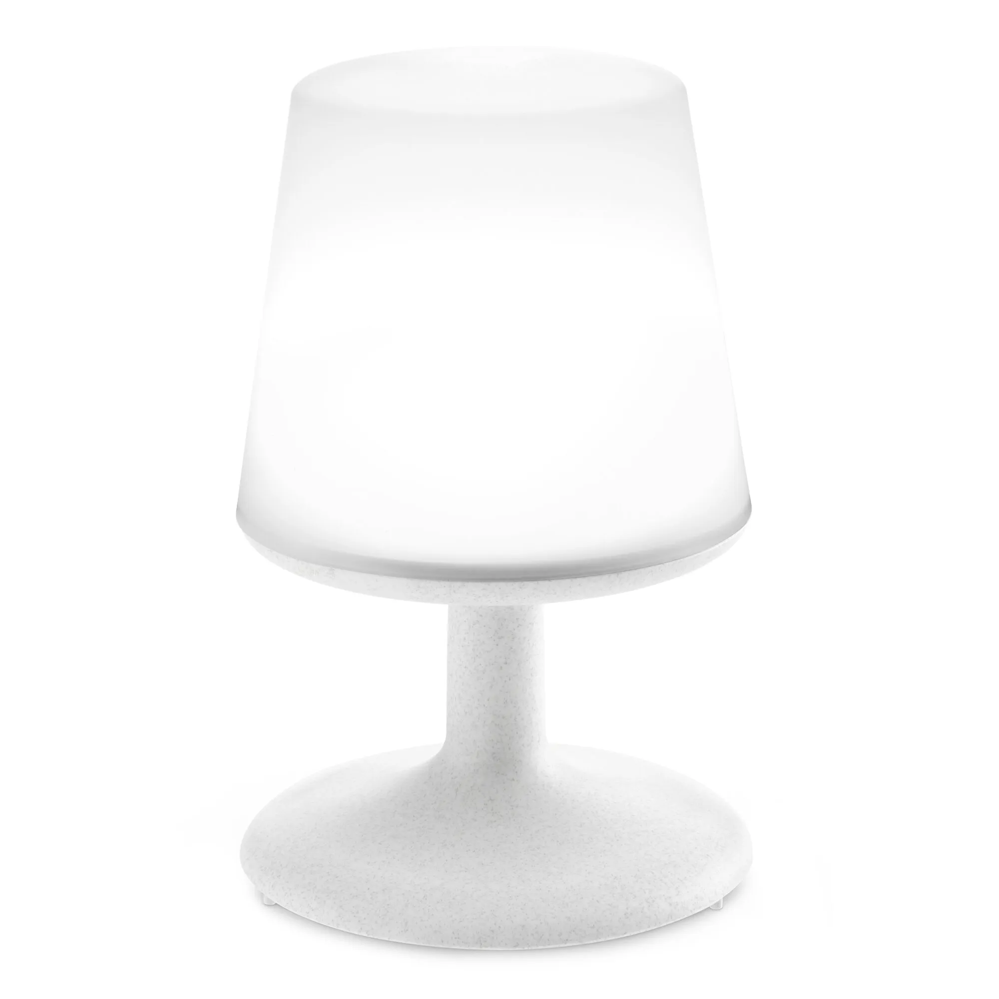Weiße Tischleuchte Light to Go mit kegelförmigem Lampenschirm, kurzem Standfuß und rundem Sockel in gesprenkelter Optik