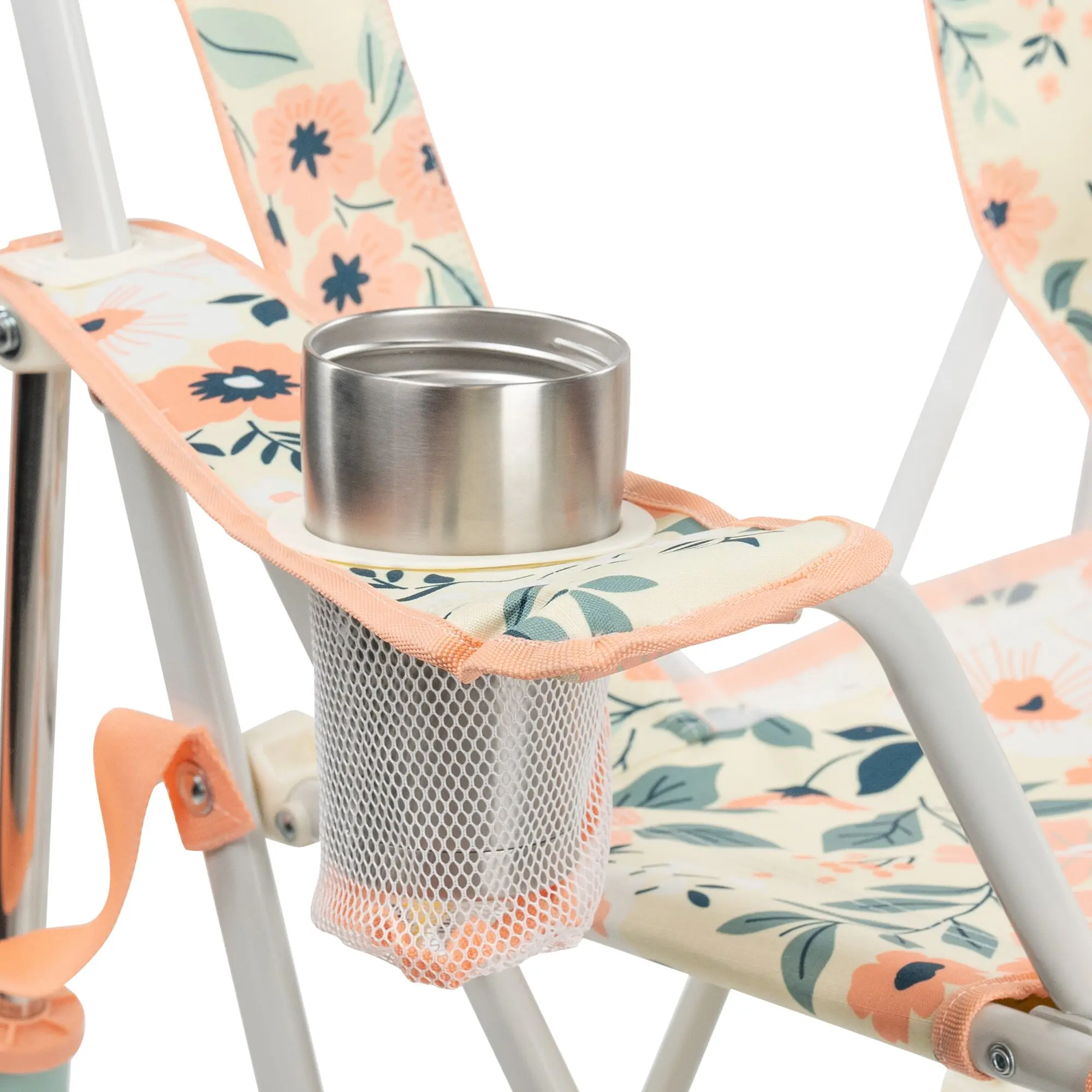 Detail eines Camping-Schaukelstuhls Comfort Pro Rocker mit floralem Muster in Pfirsich- und Blautönen, hellgrauer Rahmen, Becher im Halter