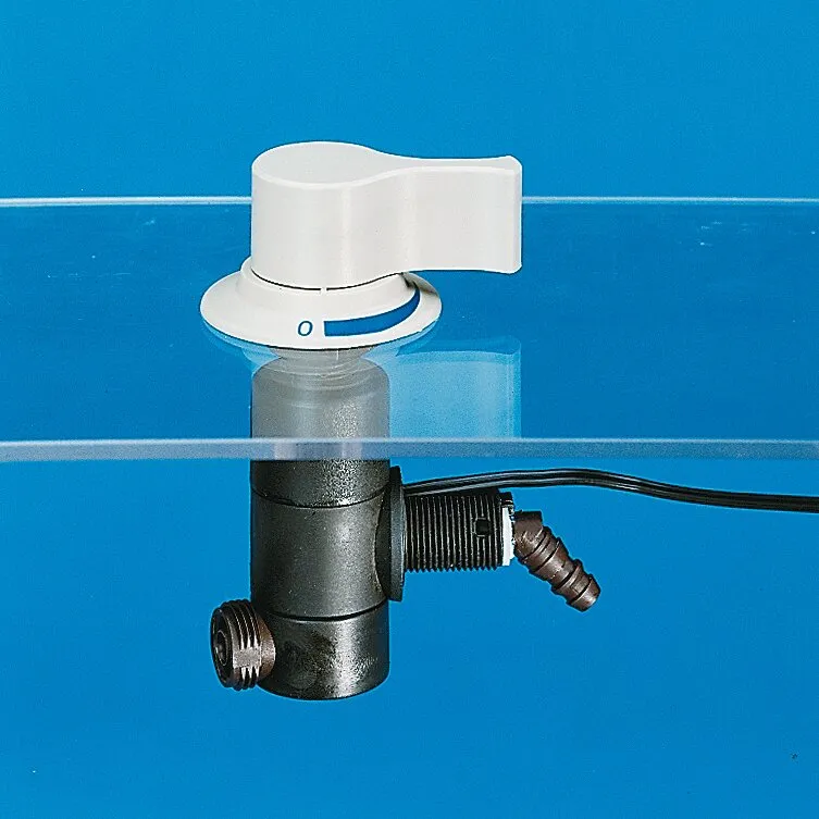 Weißer Untertisch-Wasserhahn Style 2000 UT mit Drehgriff, unter einer transparenten Platte montiert, mit sichtbaren Anschlüssen