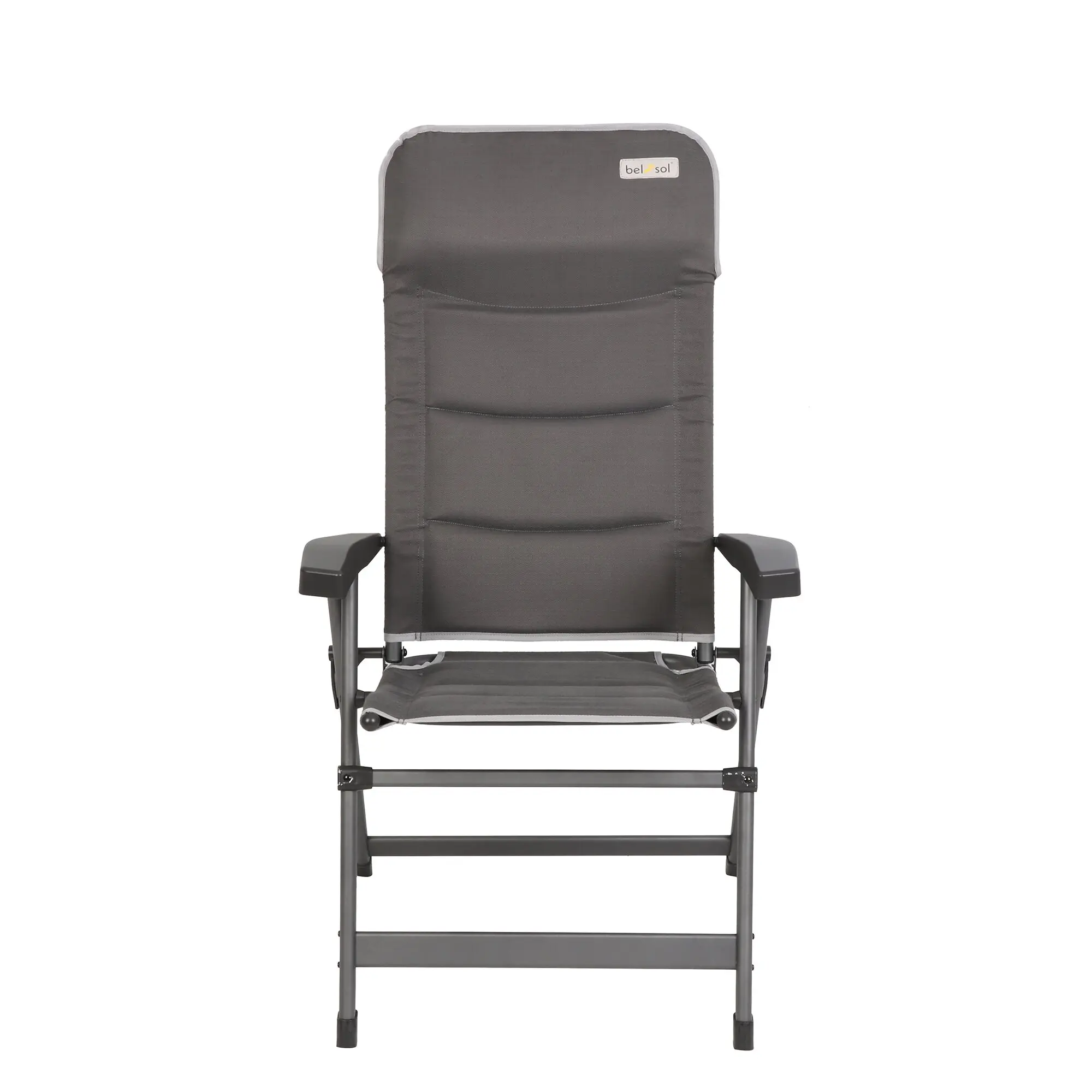 Campingstuhl Theresa in dunkelgrauem Stoff mit hohem Rücken, Metallrahmen und Armlehnen, bel sol Logo oben am Rückenbereich
