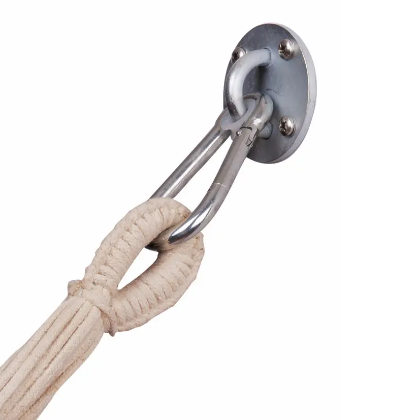 Runde Metall-Wandmontageplatte mit vier Schrauben und einem gebogenen Haken; ein dickes Naturseil ist um den Haken gelegt und geknotet