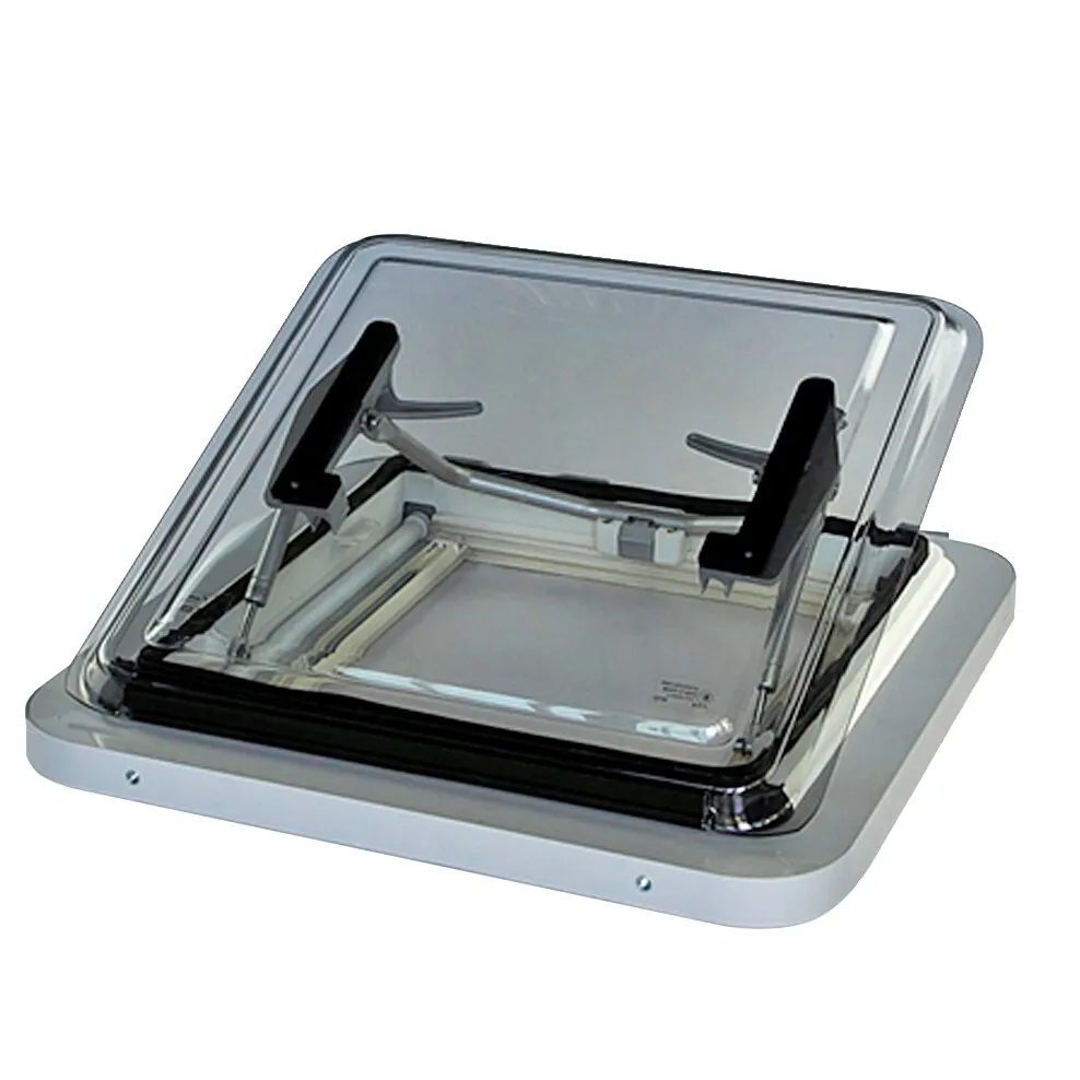 Dachhaube roofSTAR 4 mit Zwangsbelüftung, geöffnete transparente Klappe in silbernem Rahmen mit Aufstellbügeln