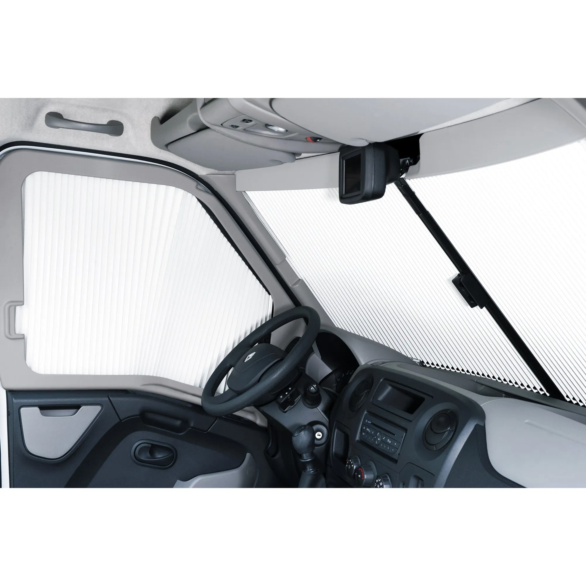 Innenansicht eines Renault Master mit REMIfront IV Frontscheibenplissee und seitlichen Plissees in Weißgräulich emસ્માત