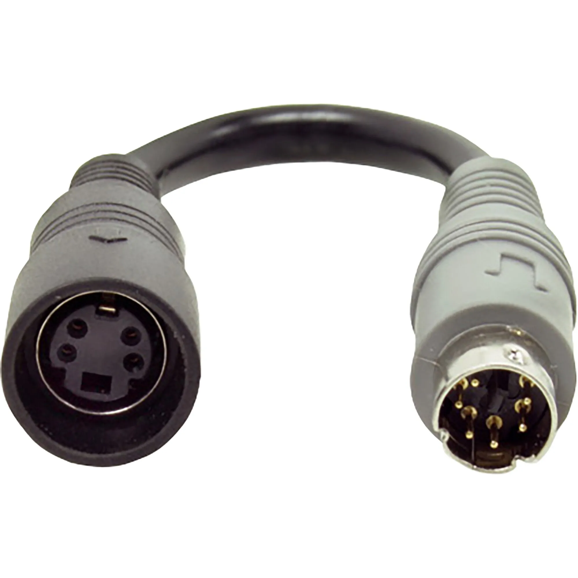 Schwarzer Kameraadapter mit gebogenem Kabel, 4-poliger Kupplung links und 6-poligem Stecker rechts