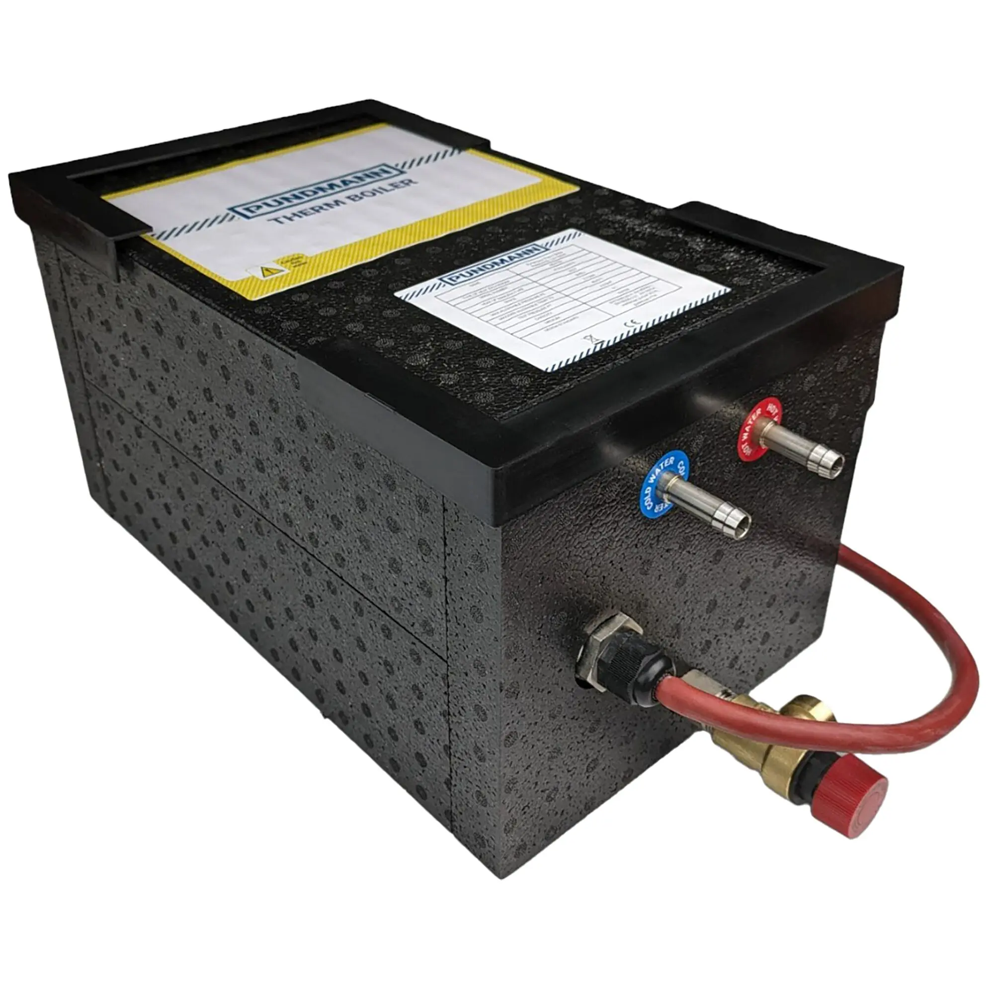 Schwarzer, quaderförmiger druckfester Boiler mit perforierter Oberfläche; vorne zwei Anschlussstutzen (blau und rot) mit verbundenem rotem Schlauch
