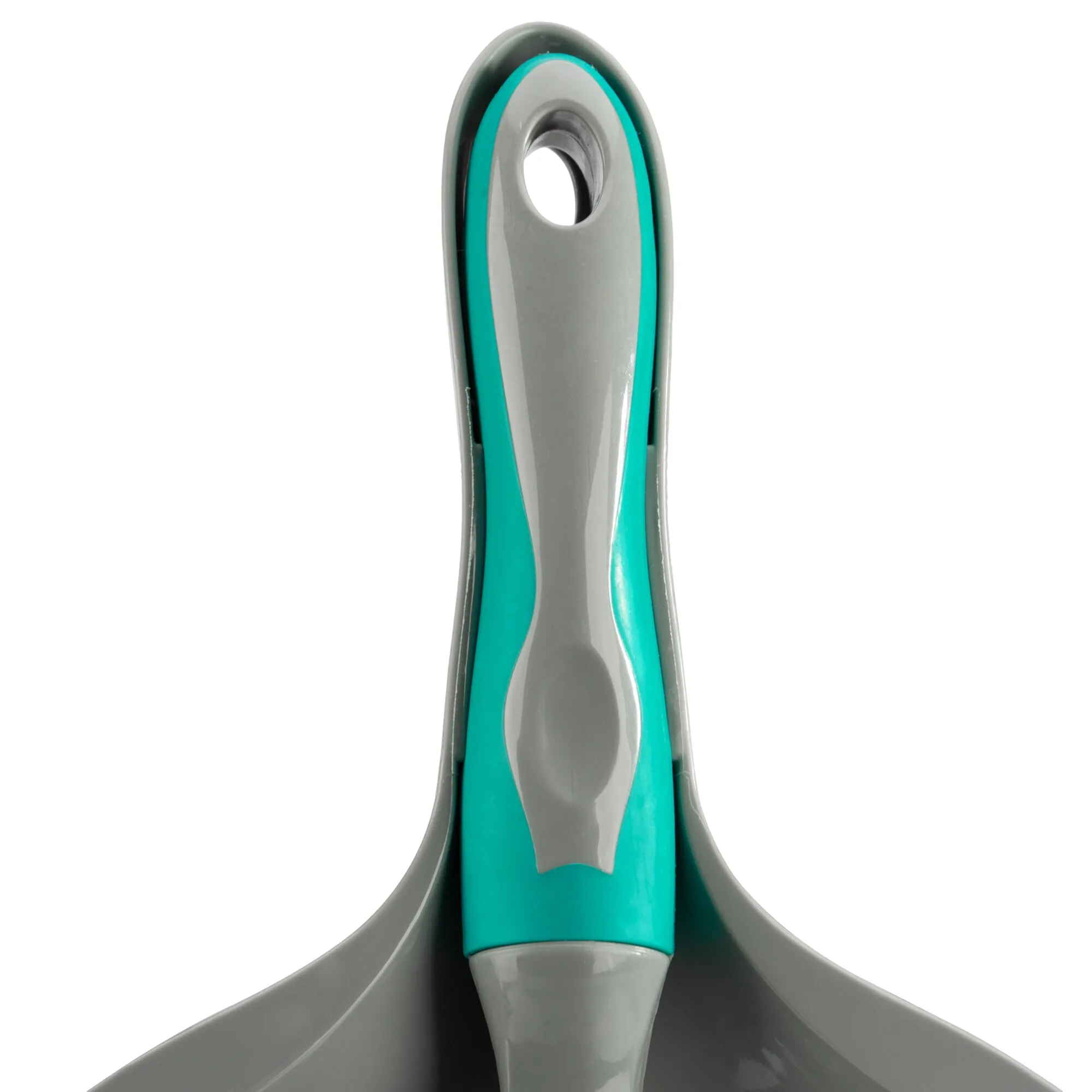 Detailaufnahme des türkis-grauen Griffs des Kehrsets Scoopy mit ergonomischer Form und Aufhängeöffnung