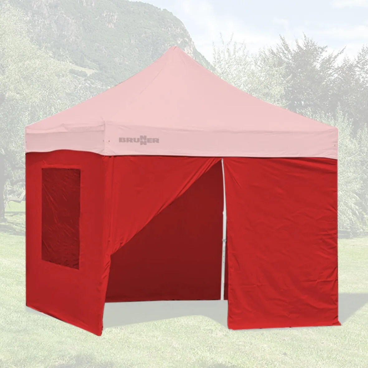 Rotes Seitenwandset Zebò Classic von Brunner für ein 300 cm großes Faltzelt mit Eingang und seitlichem Fenster vor Bergkulisse