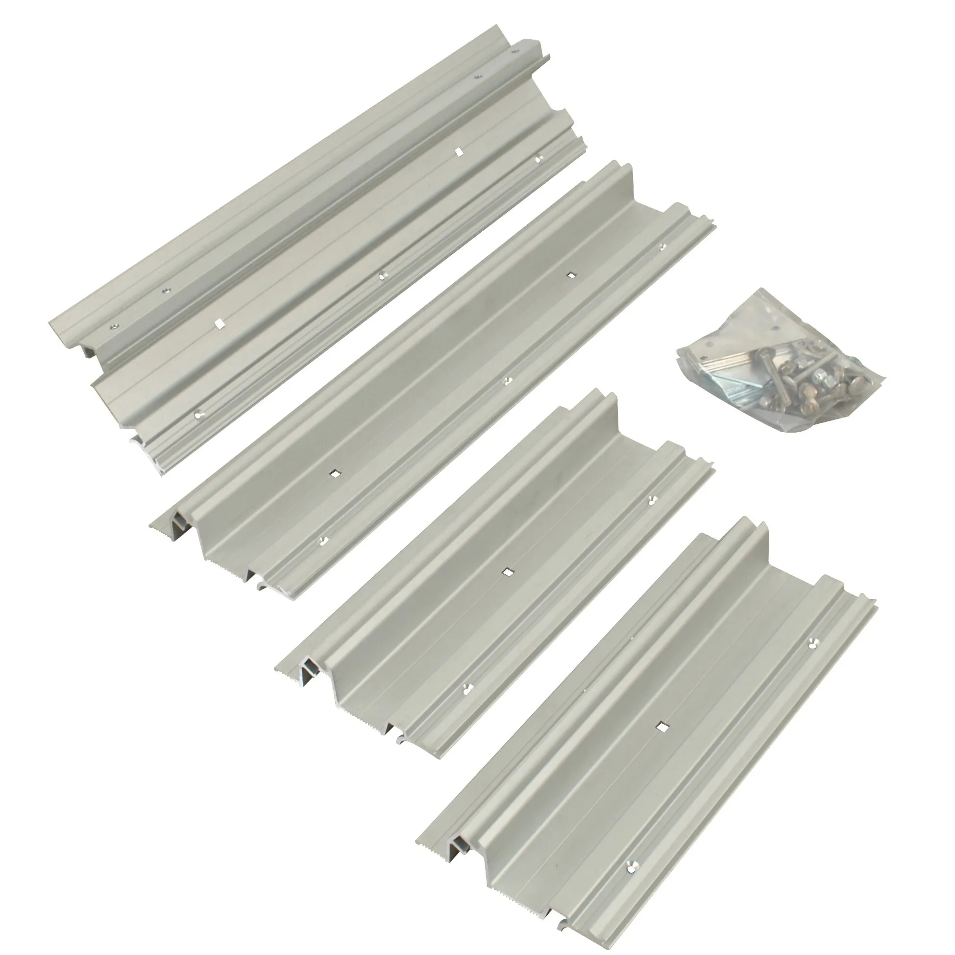 Markisenadapter-Kit Caravan Standard mit mehreren weißen Aluminiumprofilen, Bohrungen und separatem Beutel mit Befestigungsmaterial