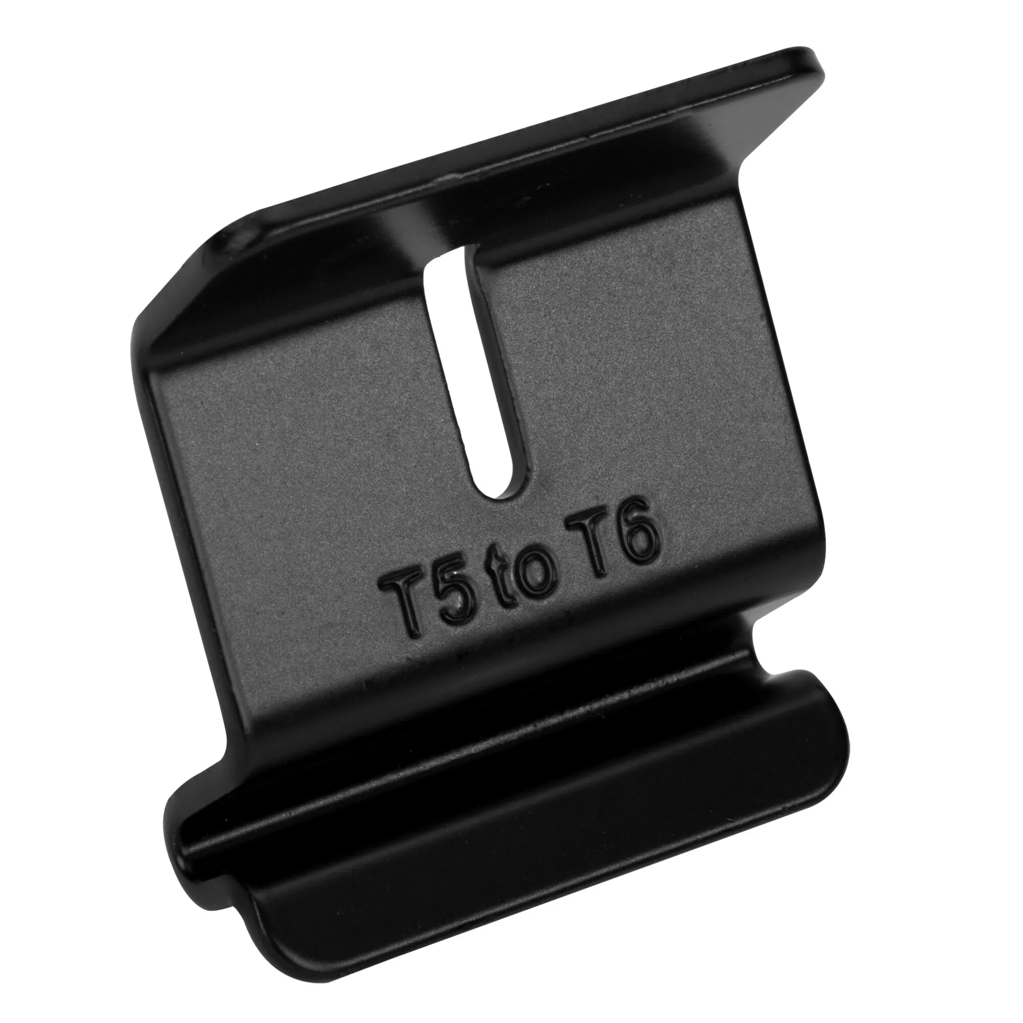 Schwarze untere Halterung für den VW T6 mit zentralem Langloch und eingeprägter Kennzeichnung T5/10 T6
